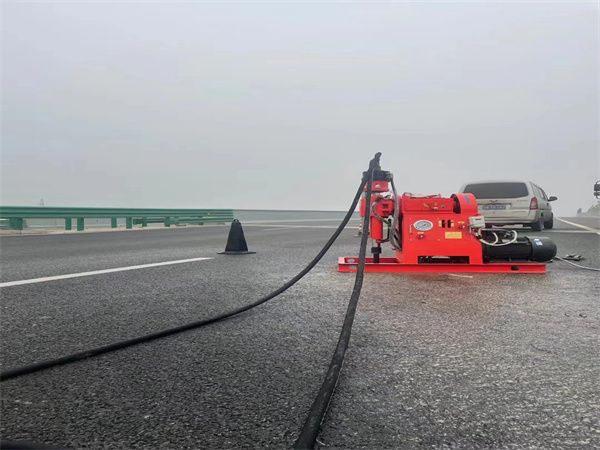 雅星镇马路路基路面开裂下沉注浆加固灌浆